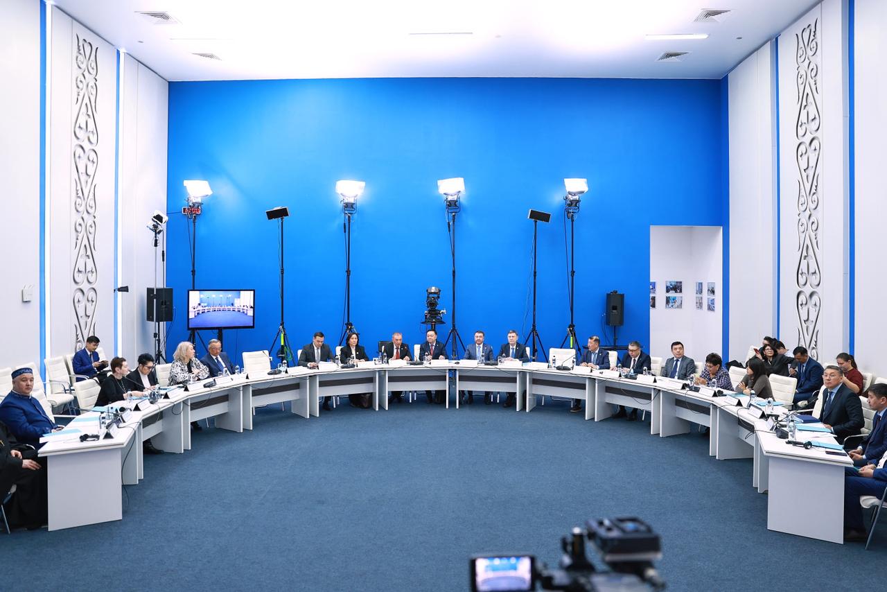 ҚР Әділет министрі Ерлан Сәрсембаев ҚР Президентінің жанындағы Адам құқықтары жөніндегі комиссияның отырысына қатысты