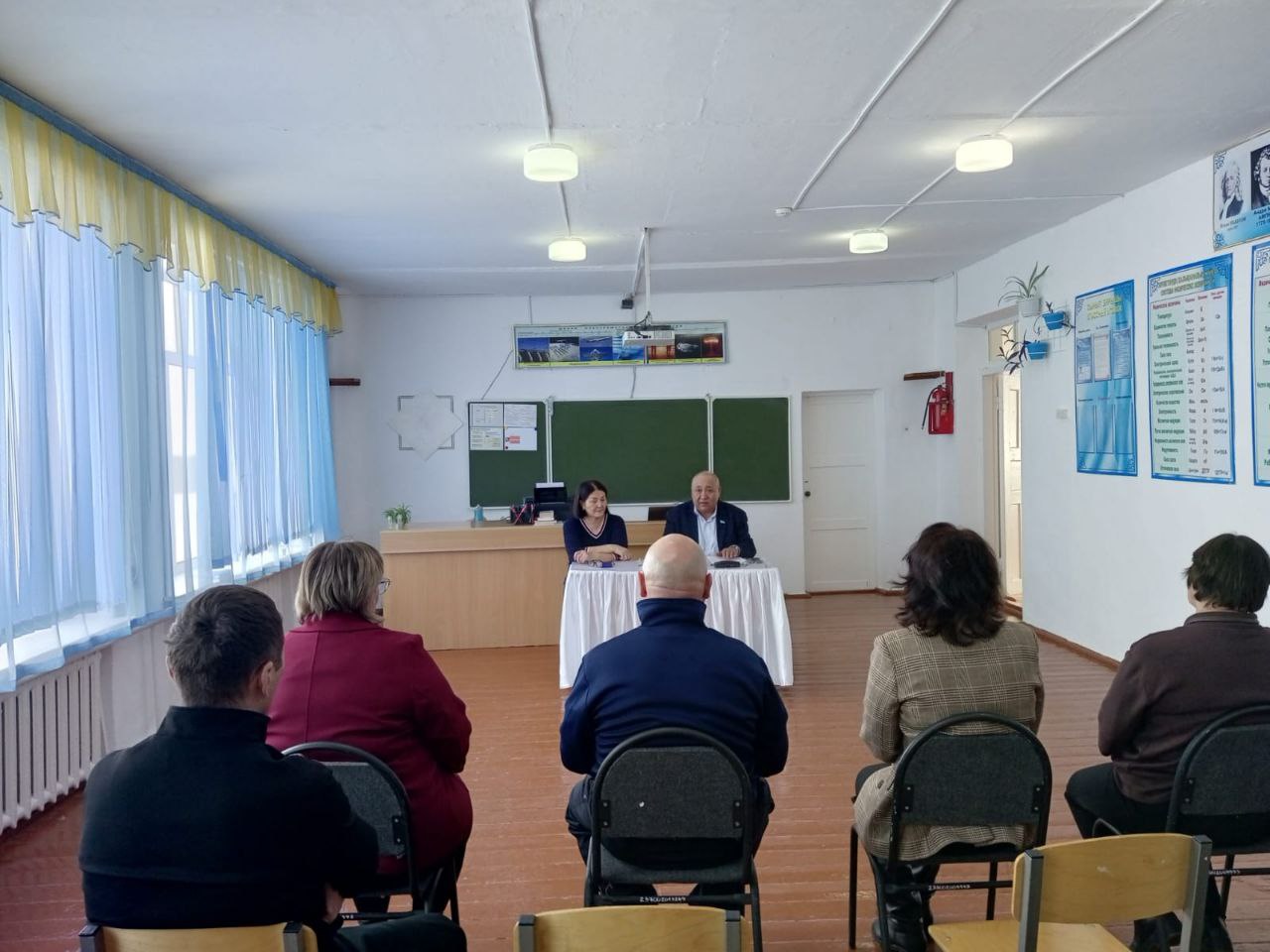 Зерноград ауылында Жарқайың аудандық мәслихатының төрағасы А. Әлжанов кездесу өткізді