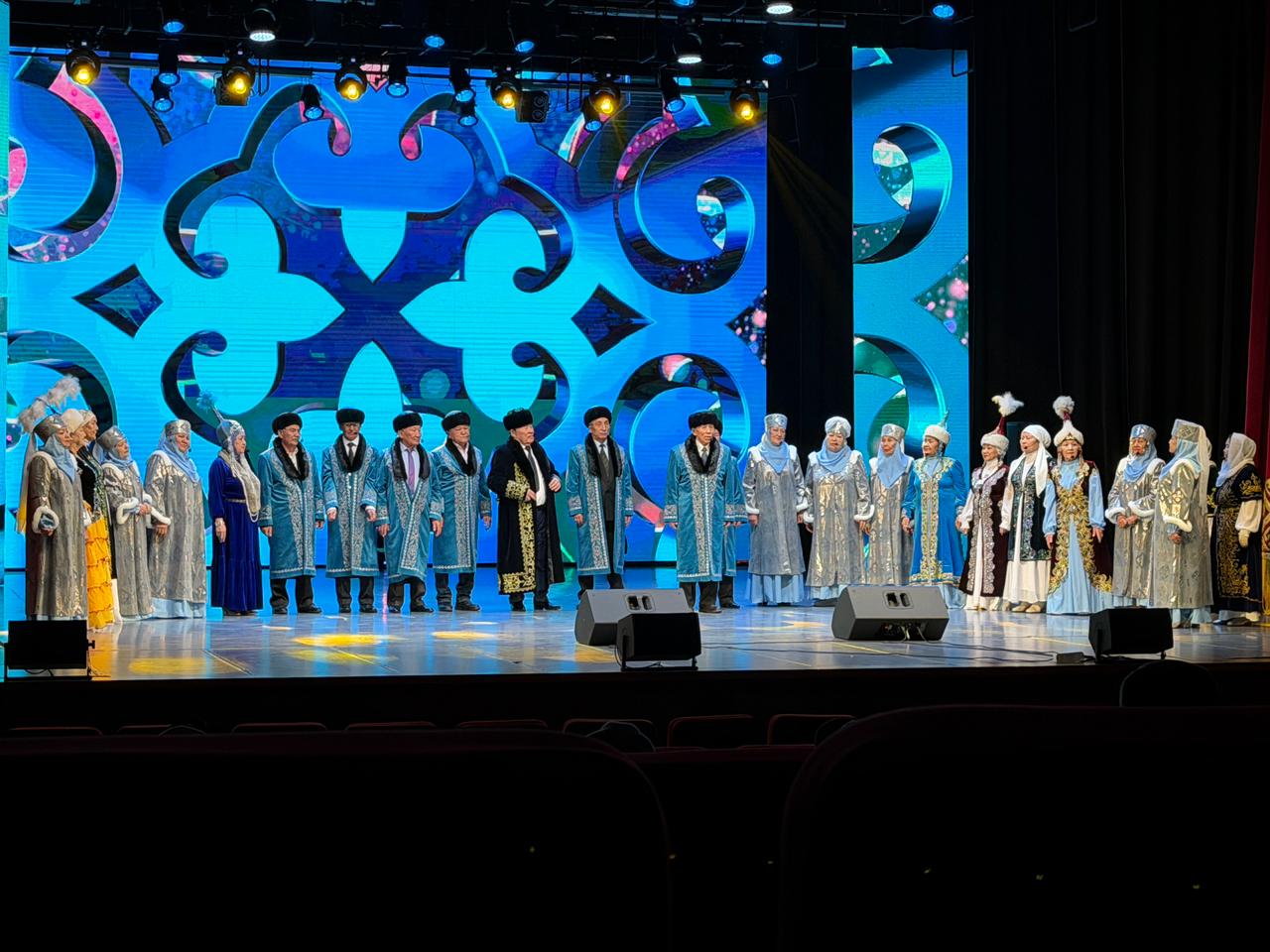 Концерт ансамбля «Ақ босаға» «Өмір неткен тамаша», посвящённый Дню благодарности