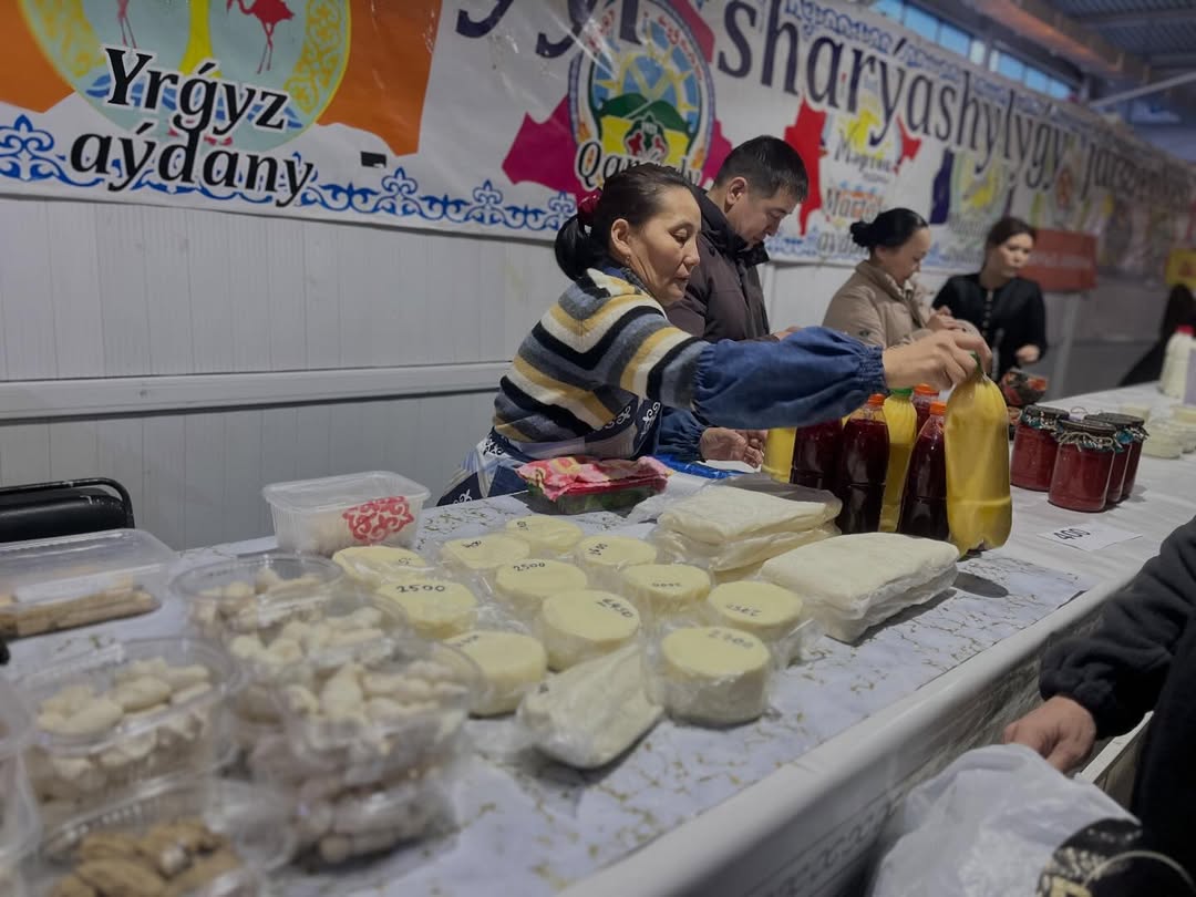 Ақтөбе қаласындағы “Табыс” коммуналдық базарында ауыл шаруашылығы тауар өндірушілерінің қатысуымен ауыл шаруашылығы жәрмеңкесі өтті