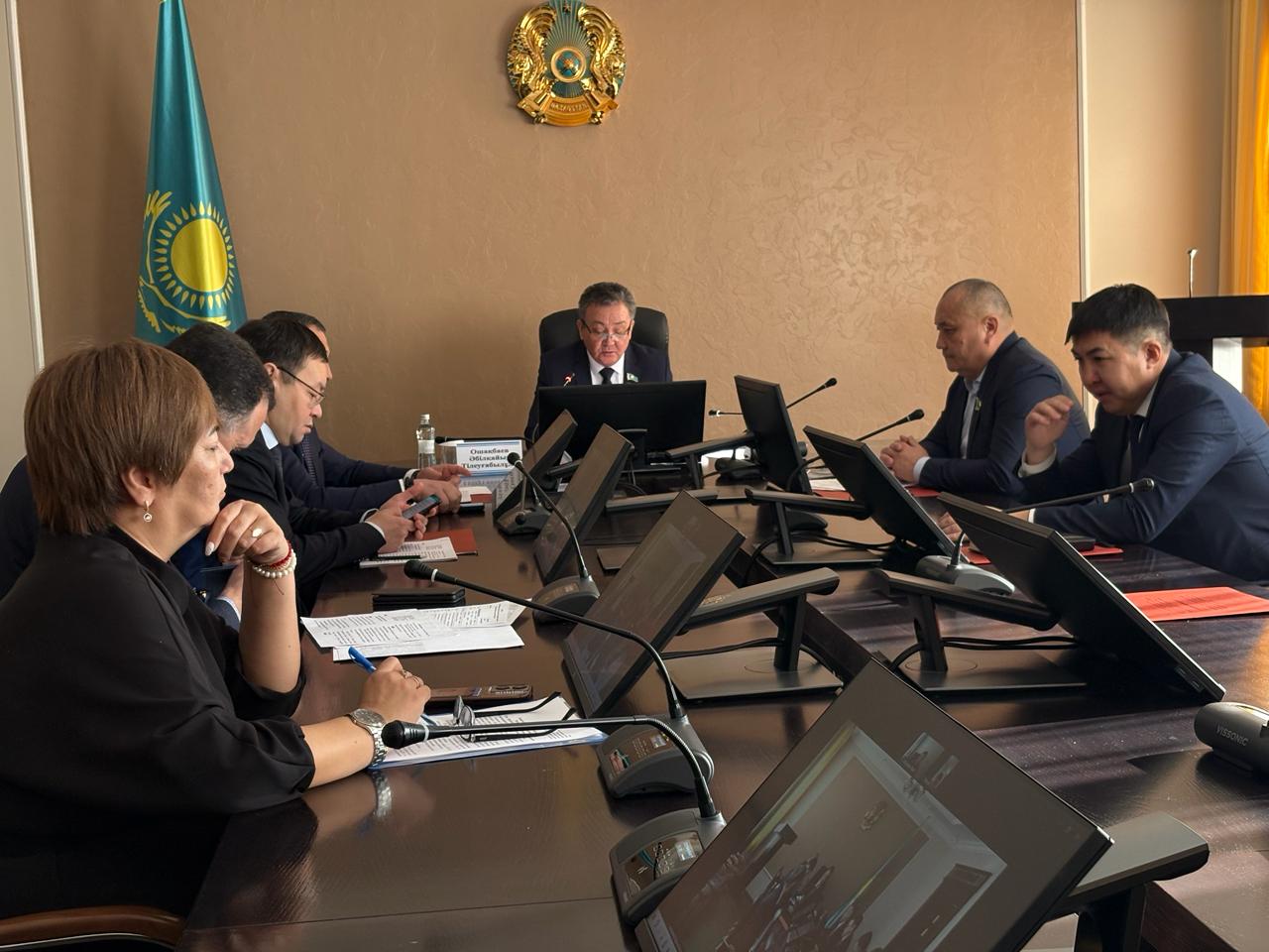 Депутаттар агроөнеркәсіп кешенінің мәселелерін талқылады