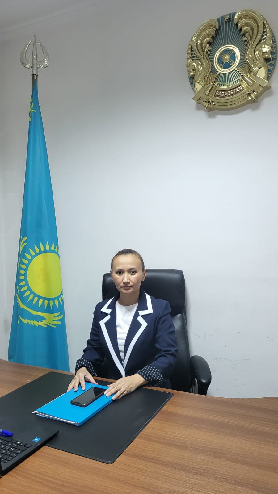 Целиноград ауданы Рахымжан Қошқарбаев ауылдық округінің жаңадан сайланған әкіміне қызметтік куәлік табысталды