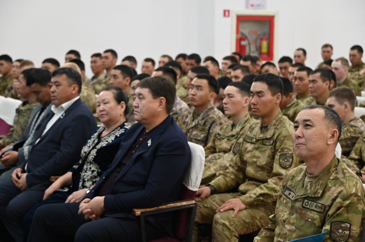 Военнослужащим разъяснили значение референдума