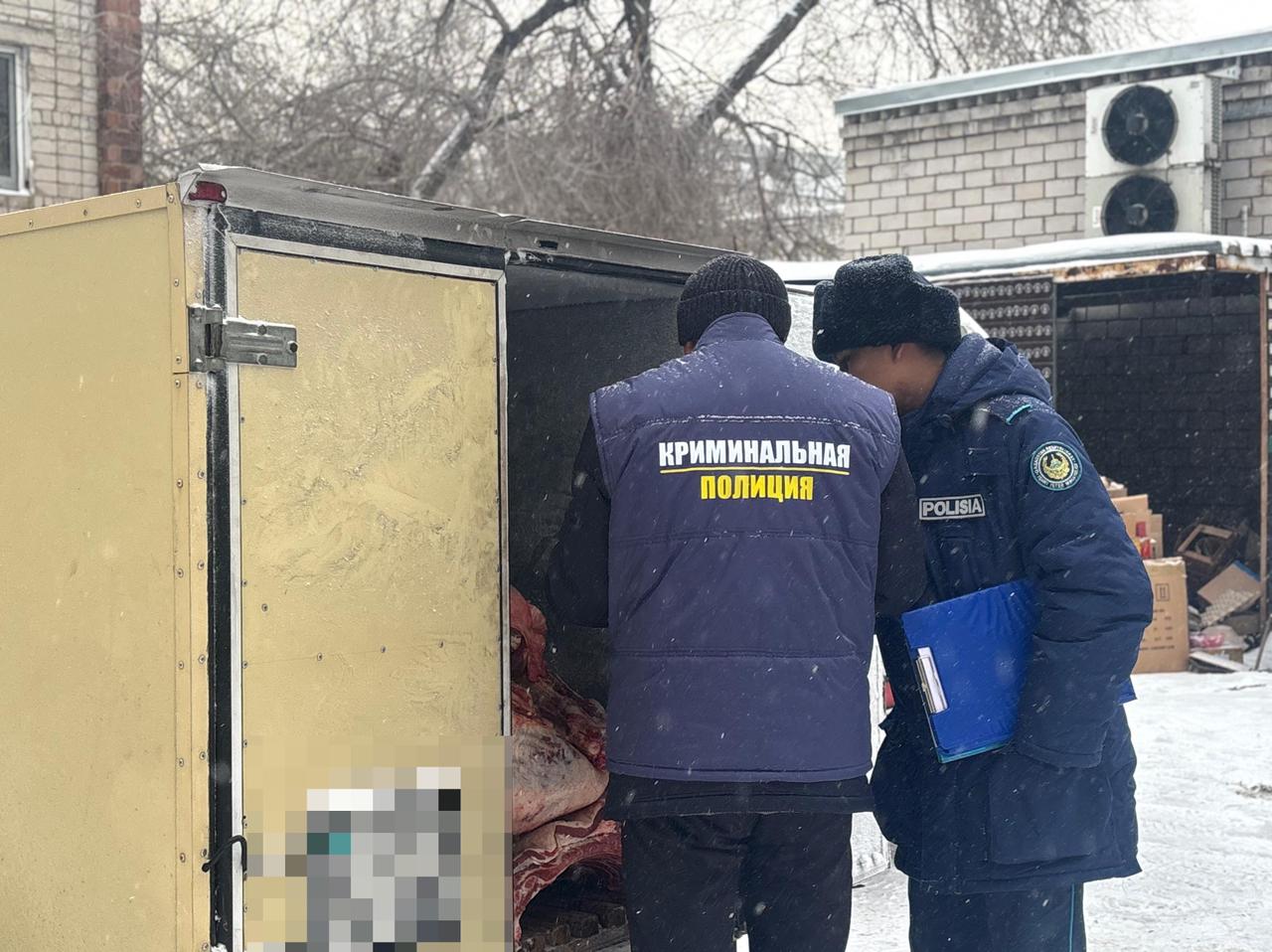 «Мал ұрлаушы» жедел алдын-алу шарасы: Павлодар полицейлері мал және ет тасымалдаған 120-ға жуық автокөлікті тексерді