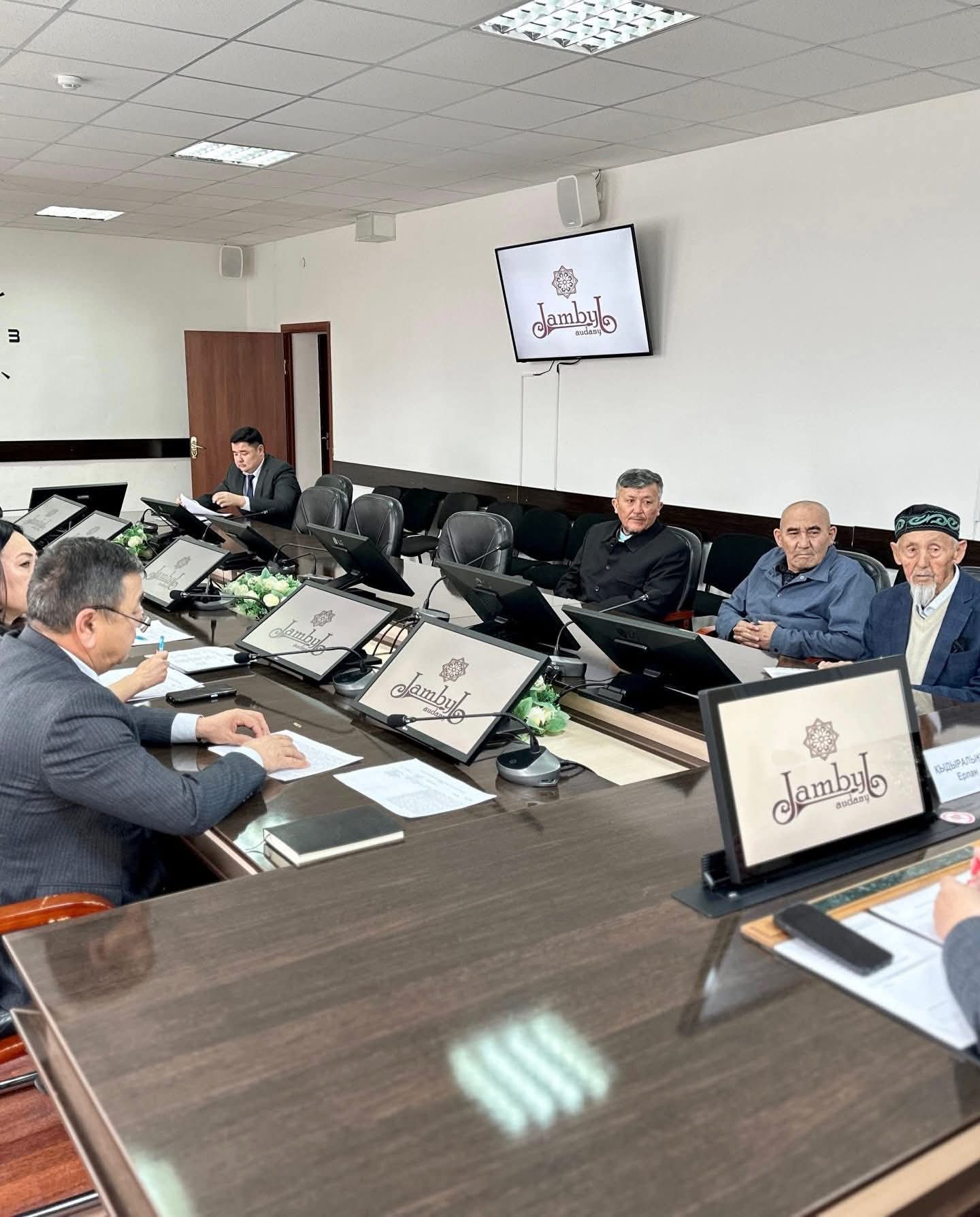 Провёл личный приём граждан