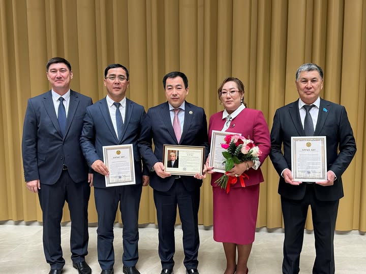 Аким области наградил благодарностью Главы государства