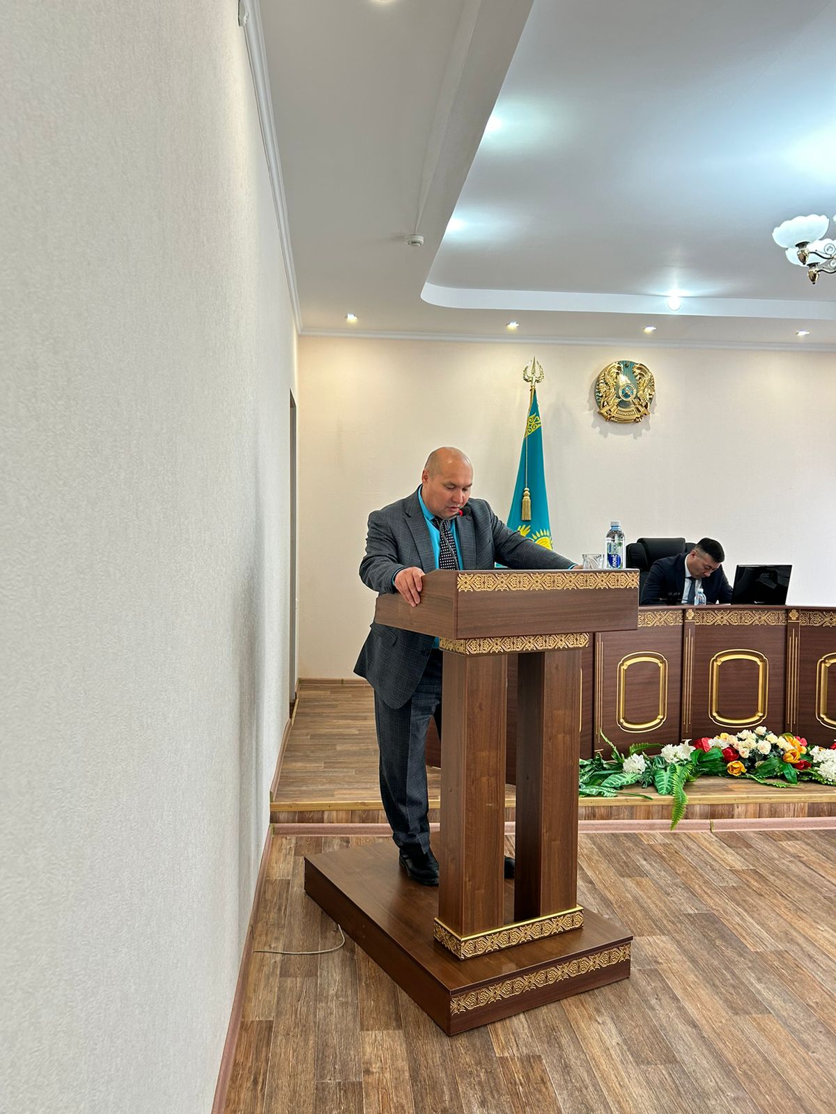 Кезектен тыс сессия