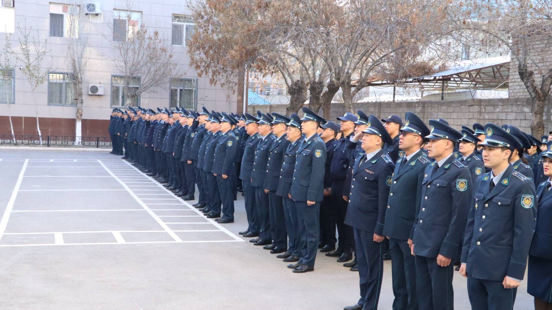 Қызылордалық полицейлер жазғы киім үлгісіне көшті