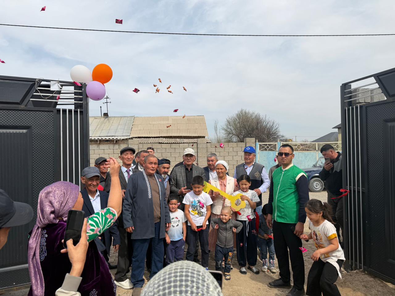 ТӨРТКҮЛ АУЫЛЫНДА ҚАЙЫРЫМДЫЛЫҚ ІСІ ЖАЛҒАСУДА