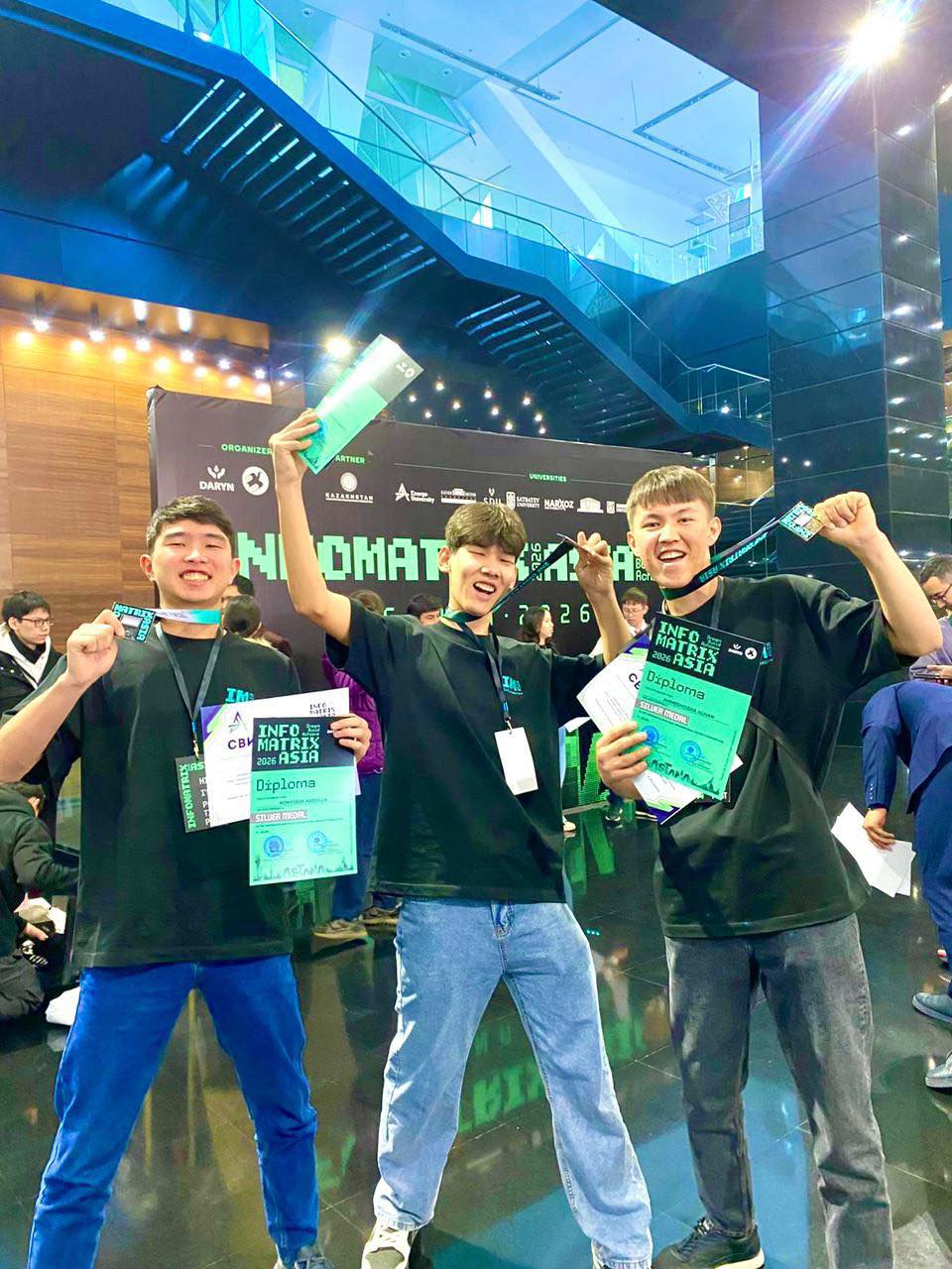 ТҮРКІСТАНДЫҚ ОҚУШЫЛАР ХАЛЫҚАРАЛЫҚ IT БАЙҚАУДА ЖҮЛДЕГЕР АТАНДЫ