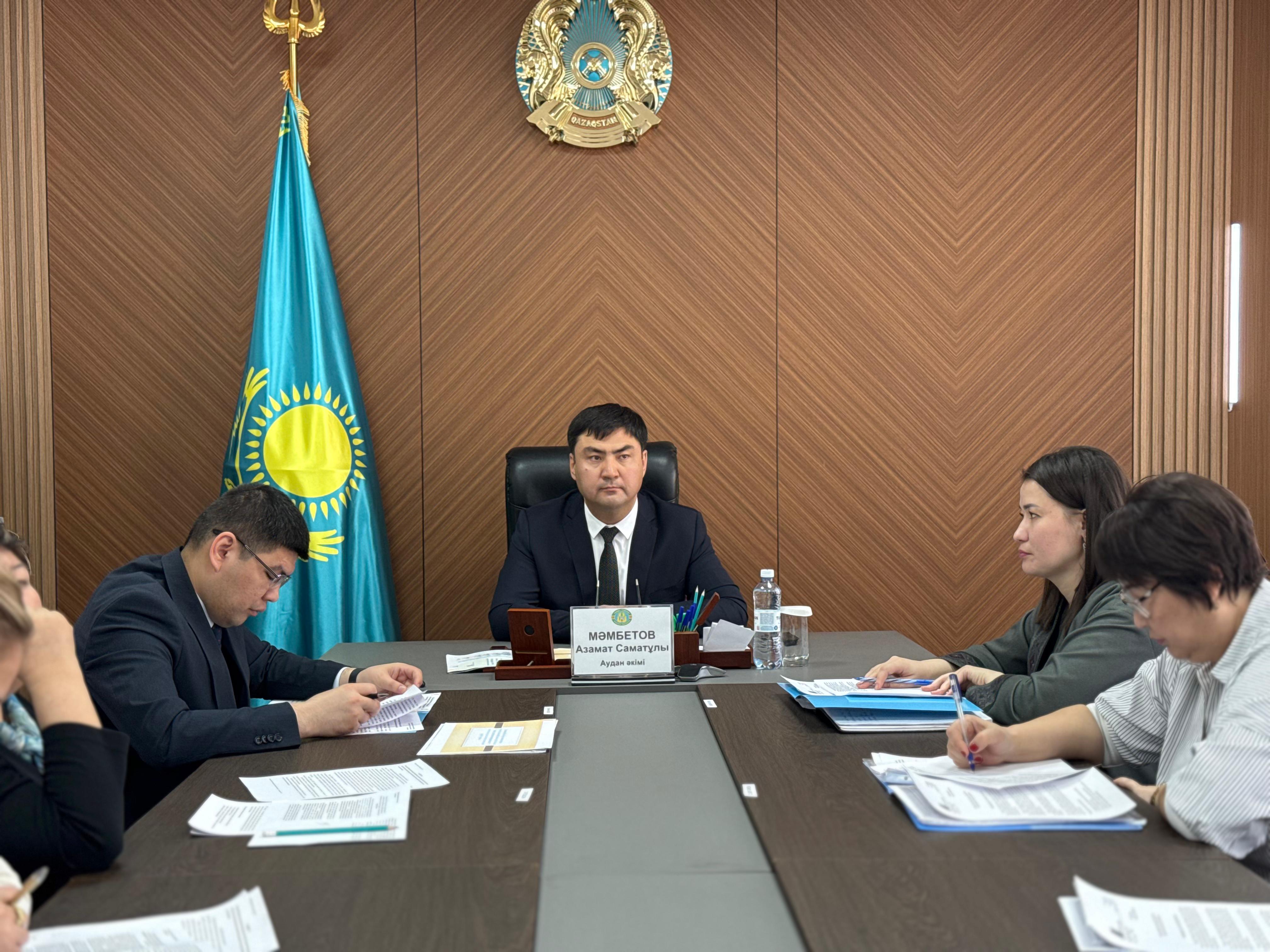 Мақат ауданы әкімдігі жанындағы әлеуметтік әріптестік және әлеуметтік-еңбек қатынастарын реттеу жөніндегі аудандық үшжақты комиссияның кезекті отырысы өтті