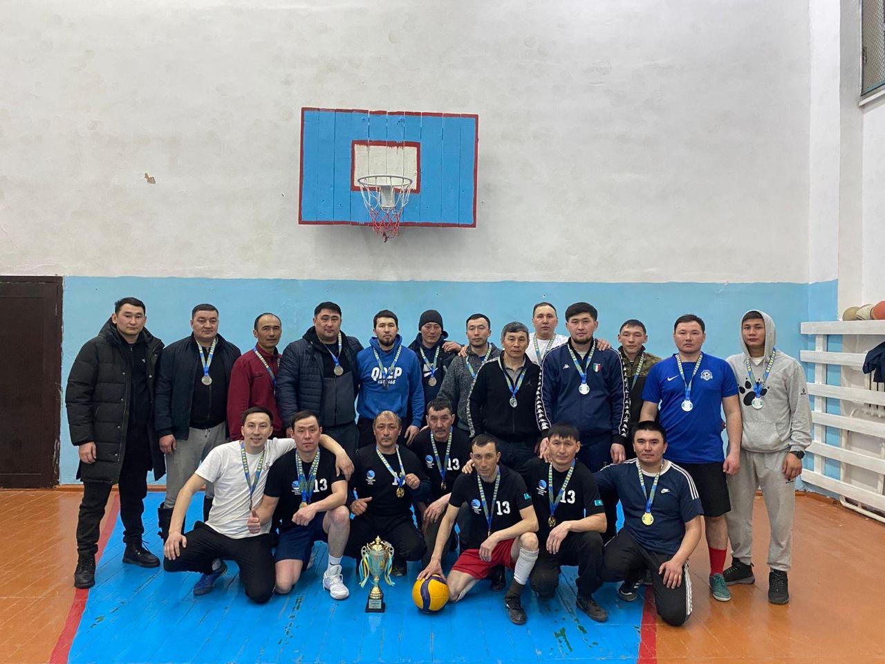 14 наурыз күні ауылымызда  «Серілер» командасының демеушілігімен ұйымдастырылған мекемелер арасында волейболдан  жарыс өтті.