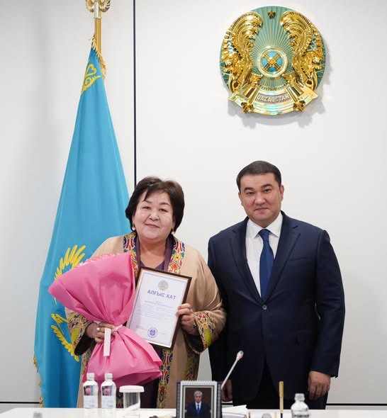 ТҮРКІСТАН: ТӘЖІРИБЕЛІ МЕМЛЕКЕТТІК ҚЫЗМЕТШІ ЗЕЙНЕТКЕ ШЫҚТЫ