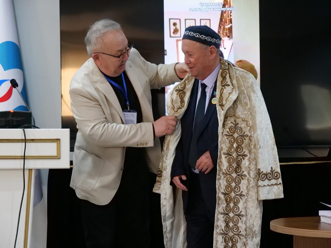 ТҮРКІСТАНДА КӨРНЕКТІ АРХЕОЛОГ МАРАТ ТҰЯҚБАЕВТЫҢ 70 ЖЫЛДЫҒЫНА АРНАЛҒАН ХАЛЫҚАРАЛЫҚ КОНФЕРЕНЦИЯ ӨТТІ