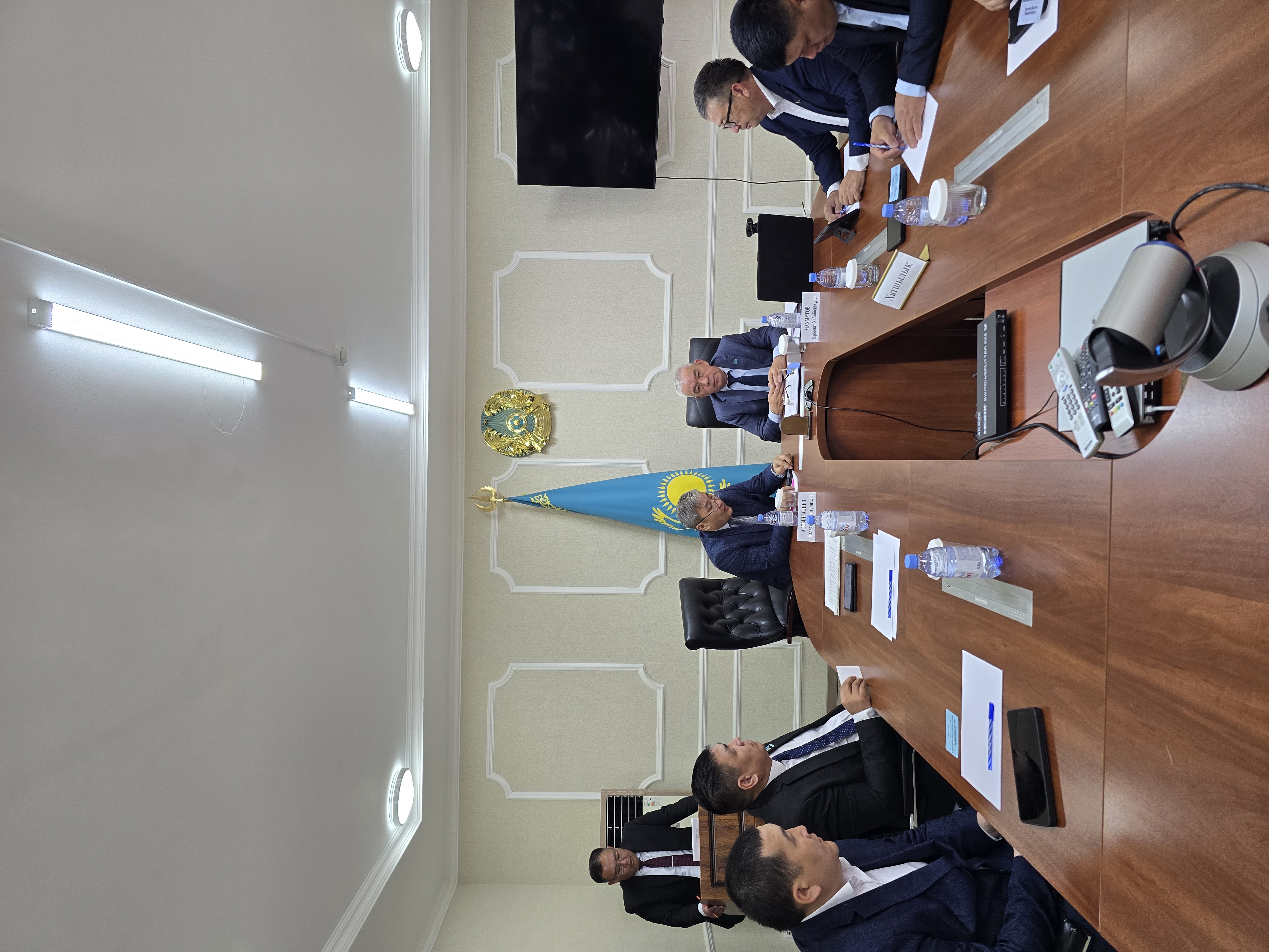 Аудандық Мәслихаттың кезектен тыс жиырма жетінші сессиясының отырысы