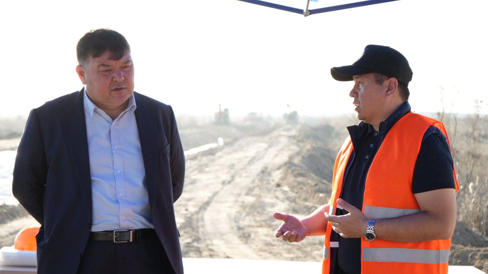 АУДАН ӘКІМІ  Қ.ТҰРЫСБЕКОВ АУЫЛДЫҚ ОКРУГІНДЕГІ АҒЫН СУ ЖҮЙЕЛЕРІН КҮРДЕЛІ ЖӨНДЕУ ЖҰМЫСТАРЫМЕН ТАНЫСТЫ