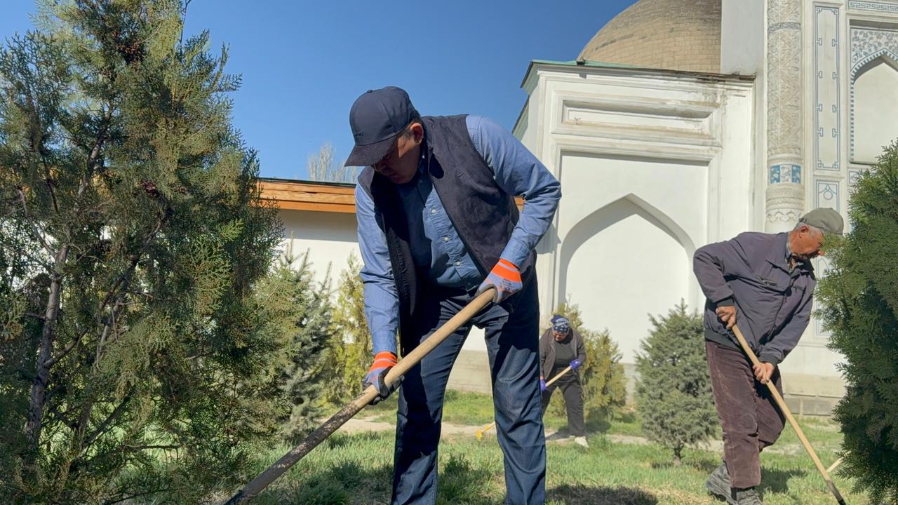 Аист на крыше – мир на земле.   Одно дерево срубил – посади сорок!