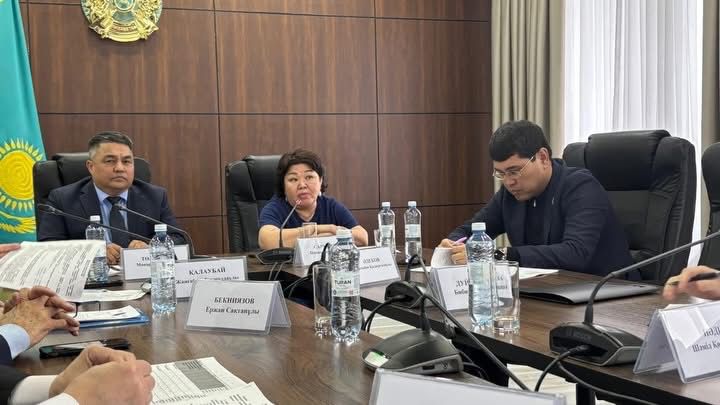 Қарақия ауданында көшпелі отырысы өтті