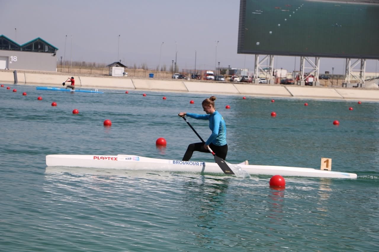 Түркістанда байдарка мен каноэ есуден ел чемпионаты басталды