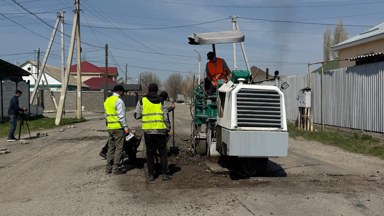 Таразда жол жөндеу жұмыстары қарқынды жүруде