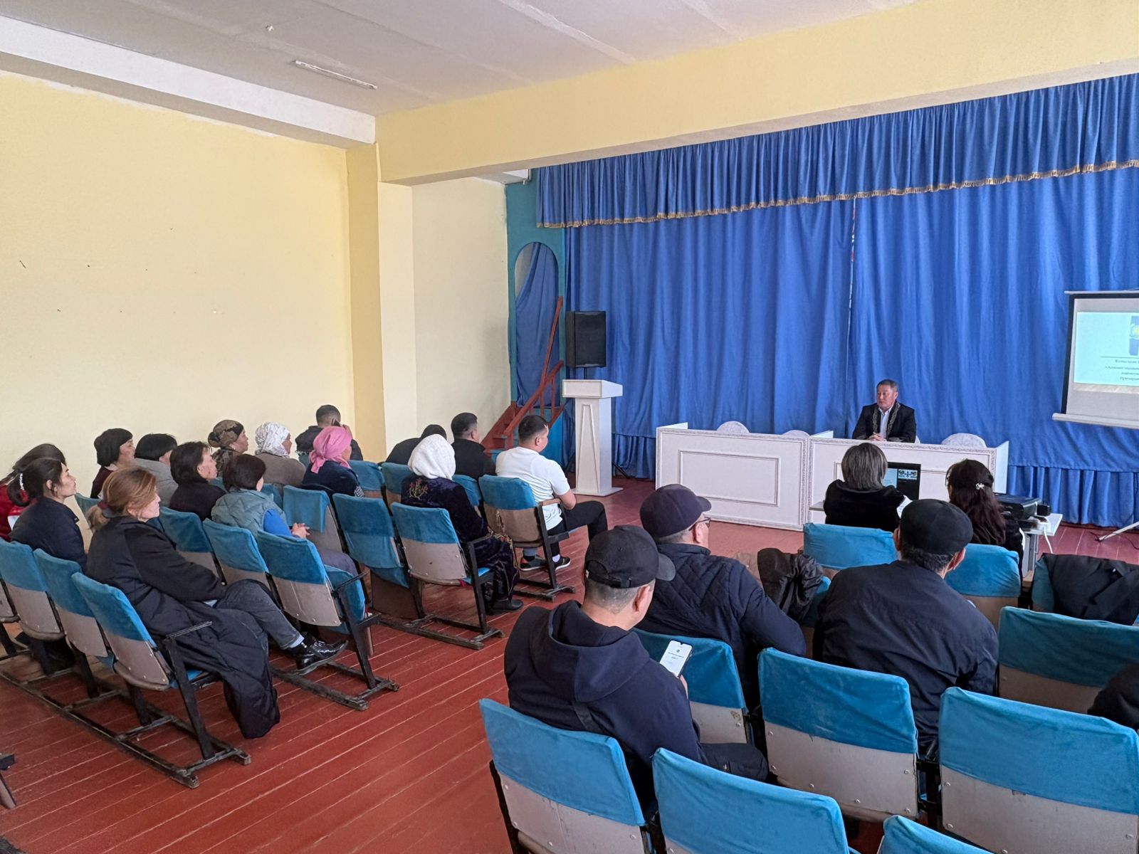 18 наурыз 2026 жылы Көктал ауылдық округінің әкімі Кадырбаев Батырбек Рүстембайұлы Ақжазық ауылы тұрғындарына есеп беру жиналысын өткізді