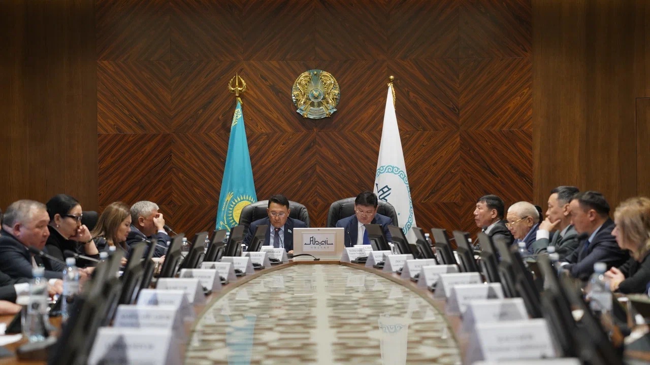 АБАЙ ОБЛЫСЫ МӘСЛИХАТЫНЫҢ КЕЗЕКТІ ХХХV СЕССИЯСЫ ӨТТІ