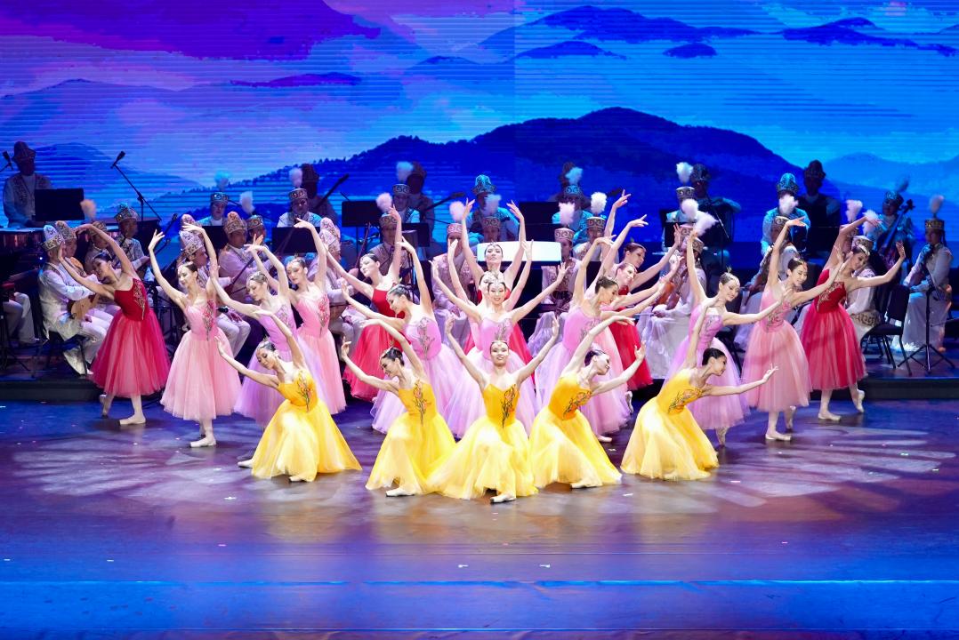 Около тысячи человек посетили торжественное открытие Перекрестного года культуры Казахстана и Китая в Пекине