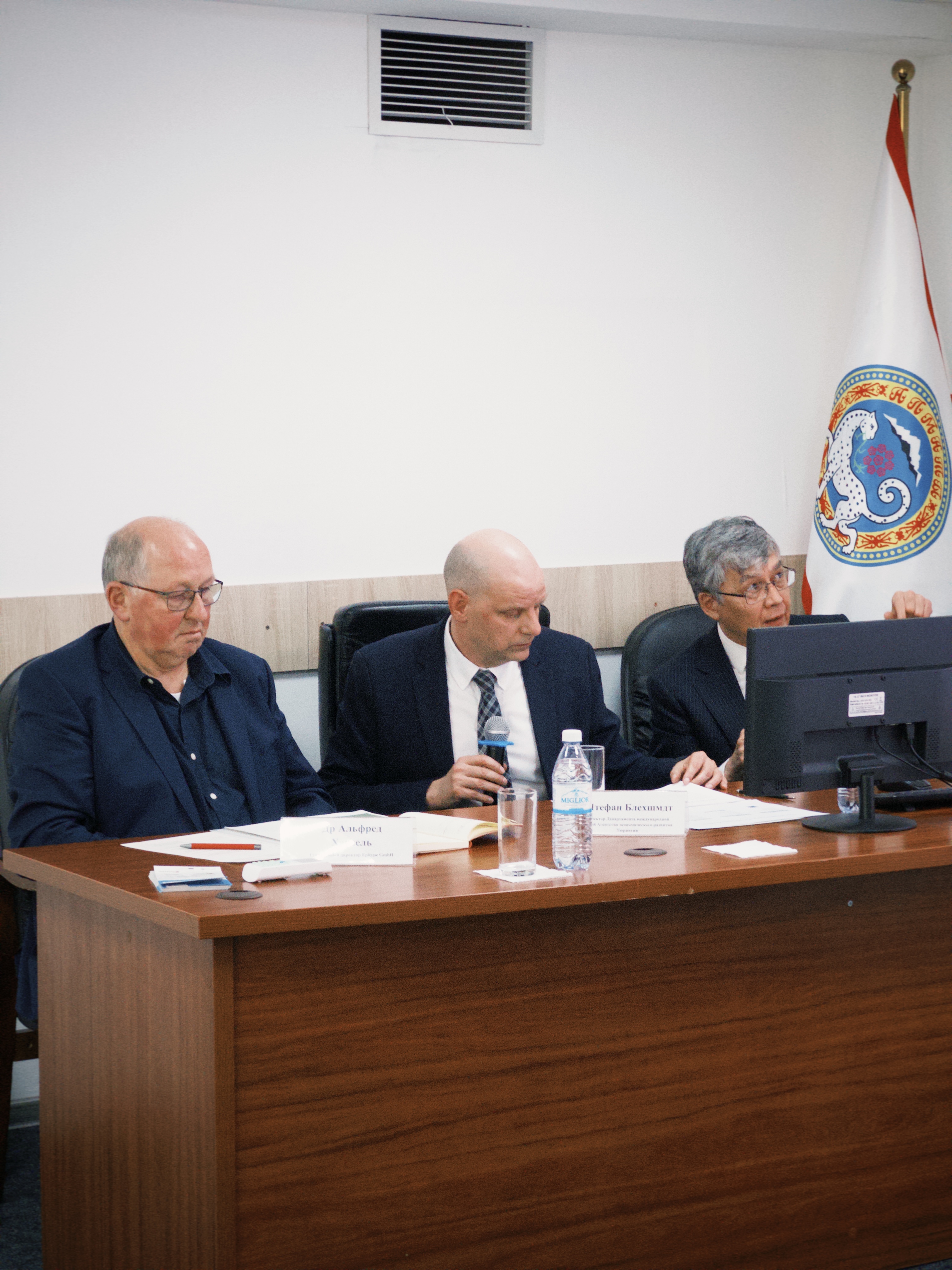 В Городской больнице скорой неотложной помощи Алматы состоялся международный круглый стол с участием делегации Германии