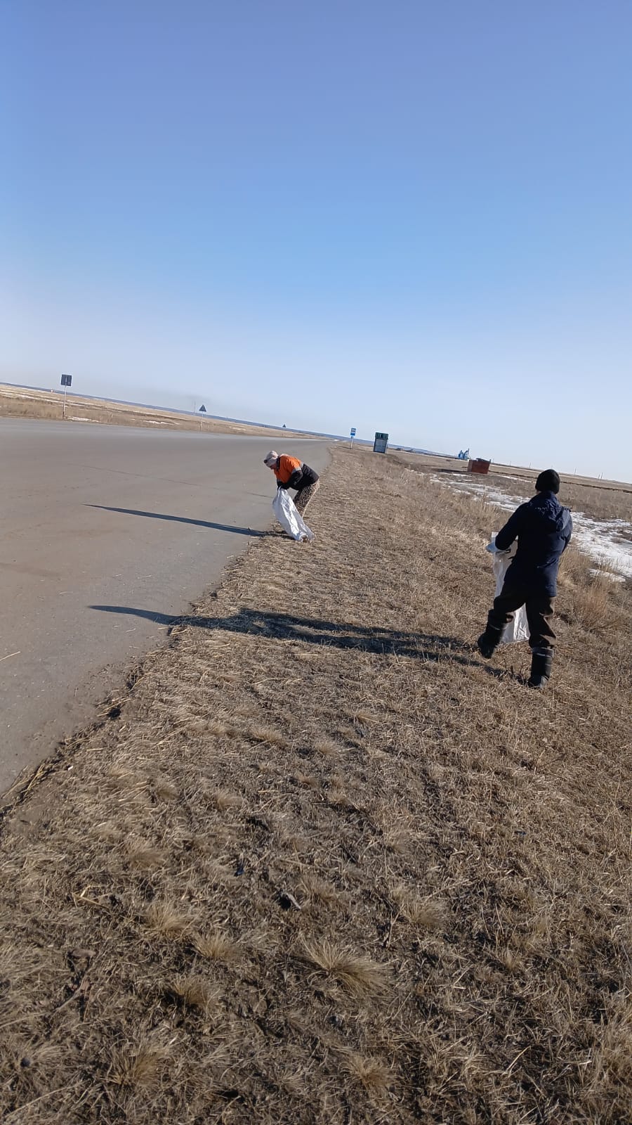 Қоғамдық орындарды қоқыстан тазарту