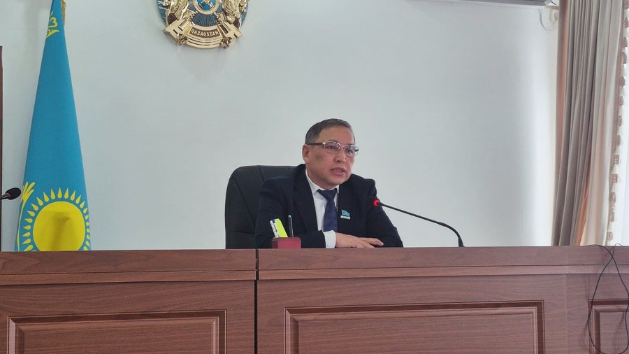 Амангелді аудандық мәслихатының кезектен тыс сессиясы өтті