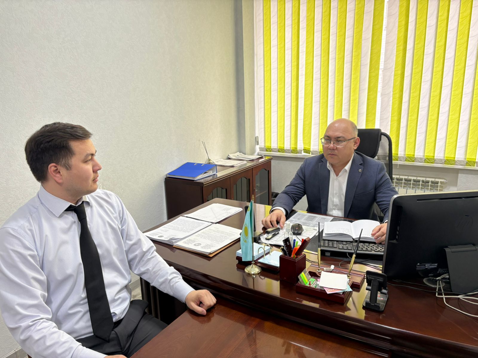 Мемлекеттік қызметкерлерге сыбайлас жемқорлықтың алдын алу және мемлекеттік қызметшілердің әдеп нормаларынка түсіндіру бойынша әнгімелесу жүргізді