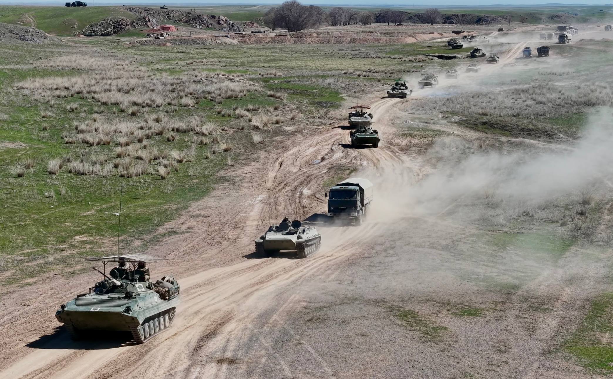 Құрлық әскерлерінде көпсатылы командалық-штабтық оқу-жаттығулар басталды