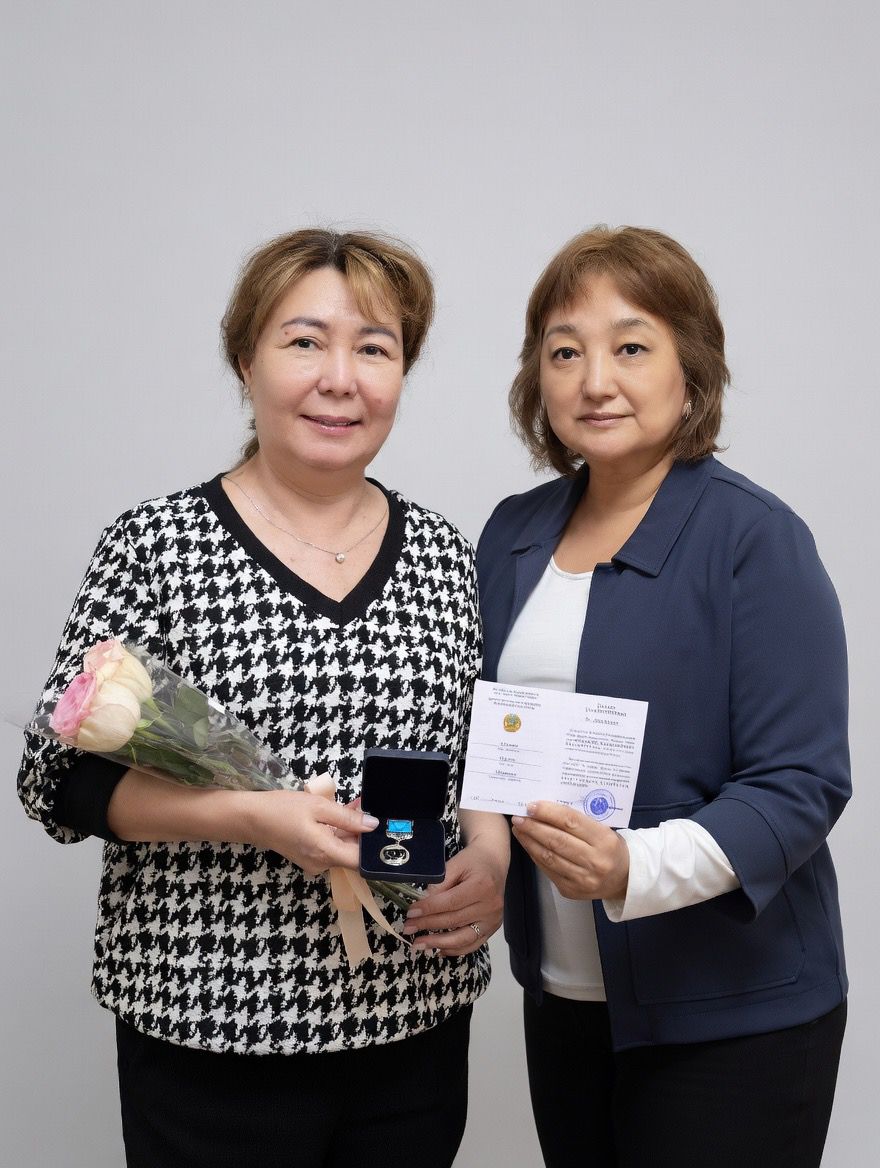 Департамент қызметкері Қазақстан Республикасы Оқу-ағарту министрлігінің «Білім беру ісінің құрметті қызметкері» төсбелгісімен марапатталды