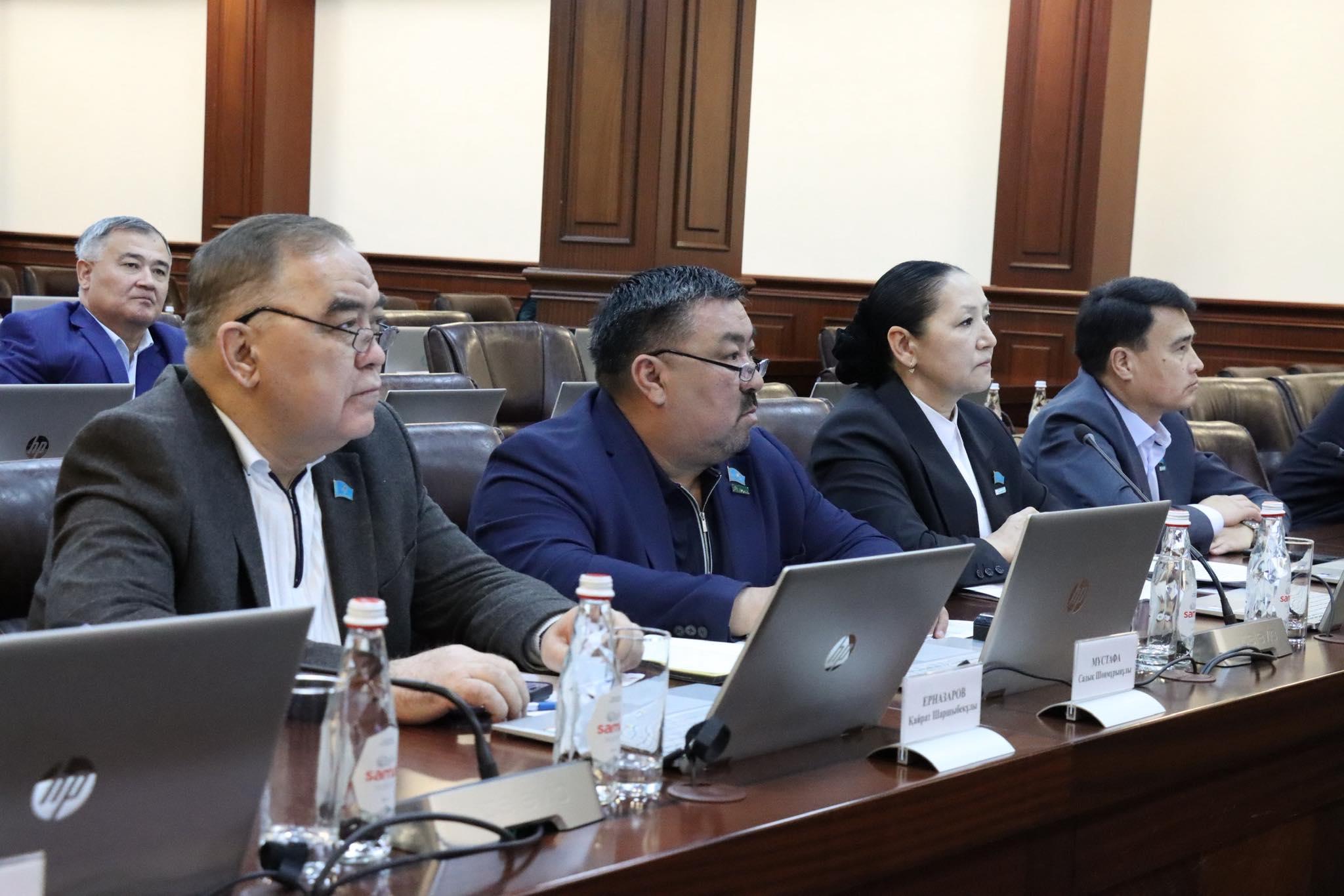 Облыстық мәслихаттың тұрақты комиссиясының отырысы өтті