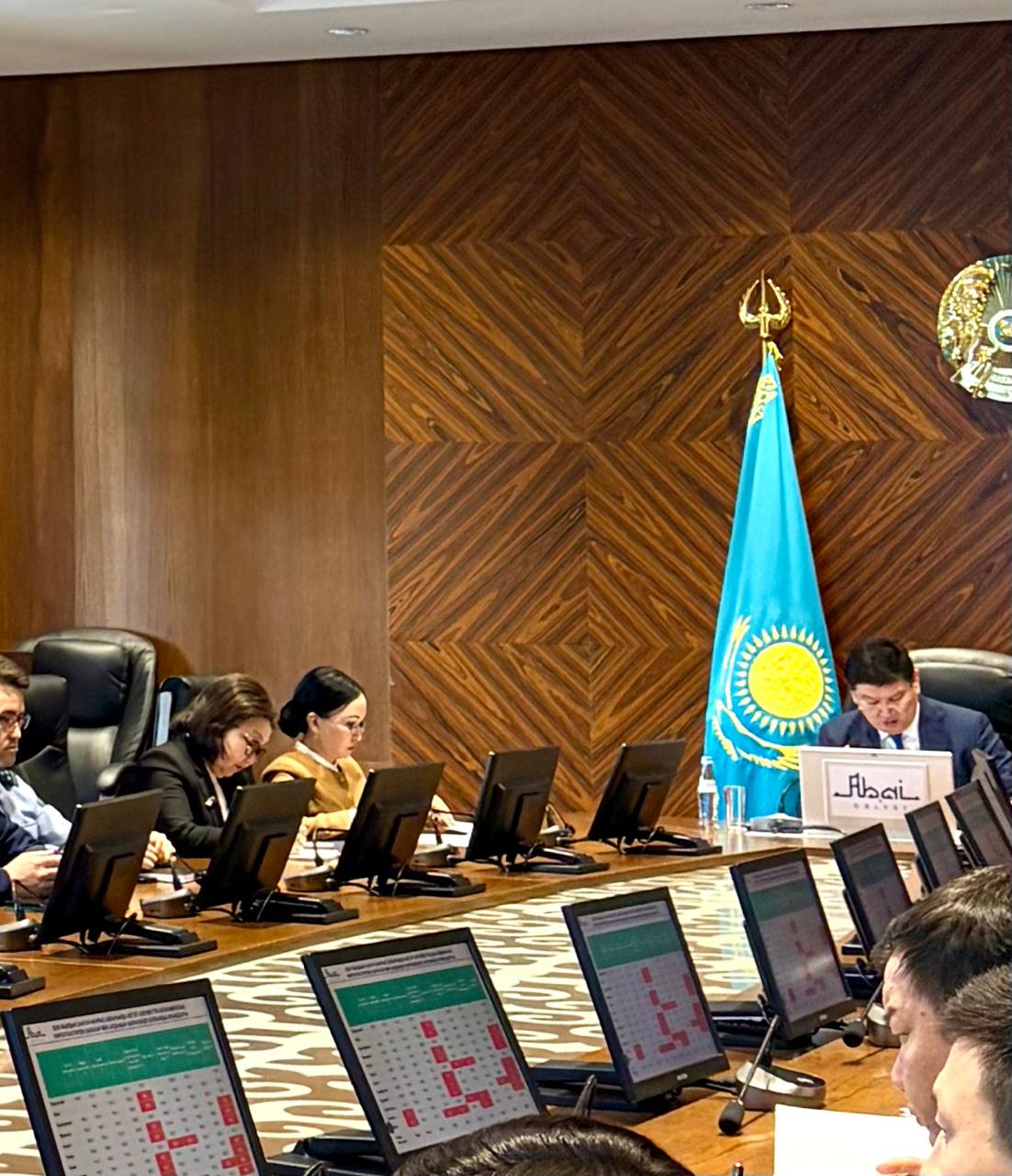 Бүгін облыс әкімінің бірінші орынбасары Садыр Ербол Әбілхайырұлының төрағалығымен өткен жиналысқа экономика және бюджеттік жоспарлау басқармасының басшысы Роза Құдайбергенқызы қатысты.