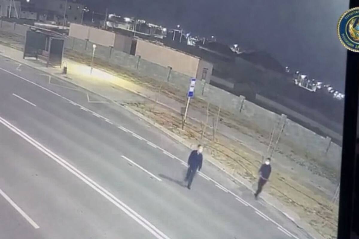 Ағашпен сындырған: Түркістанда бейнекамераларды бүлдірген күдіктілер ұсталды&nbsp;