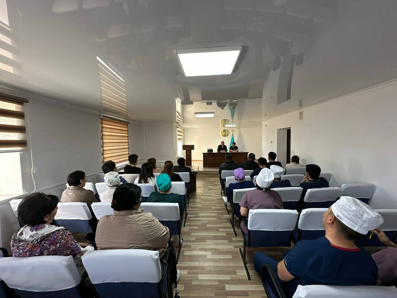 Үржар ауданында Мемлекеттік еңбек инспекторы азаматтарды қабылдады.