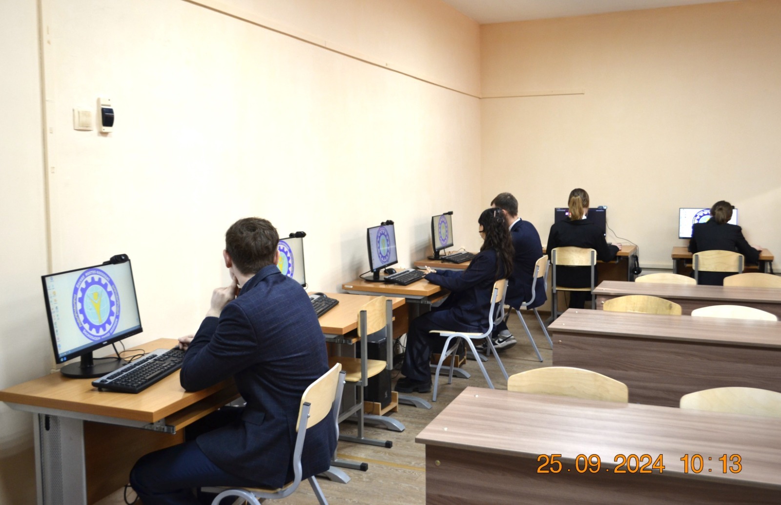 Ауыл мектептерінің 9-11 сынып оқушылары арасында жалпы білім беретін пәндер бойынша республикалық олимпиаданың старт беру кезеңі