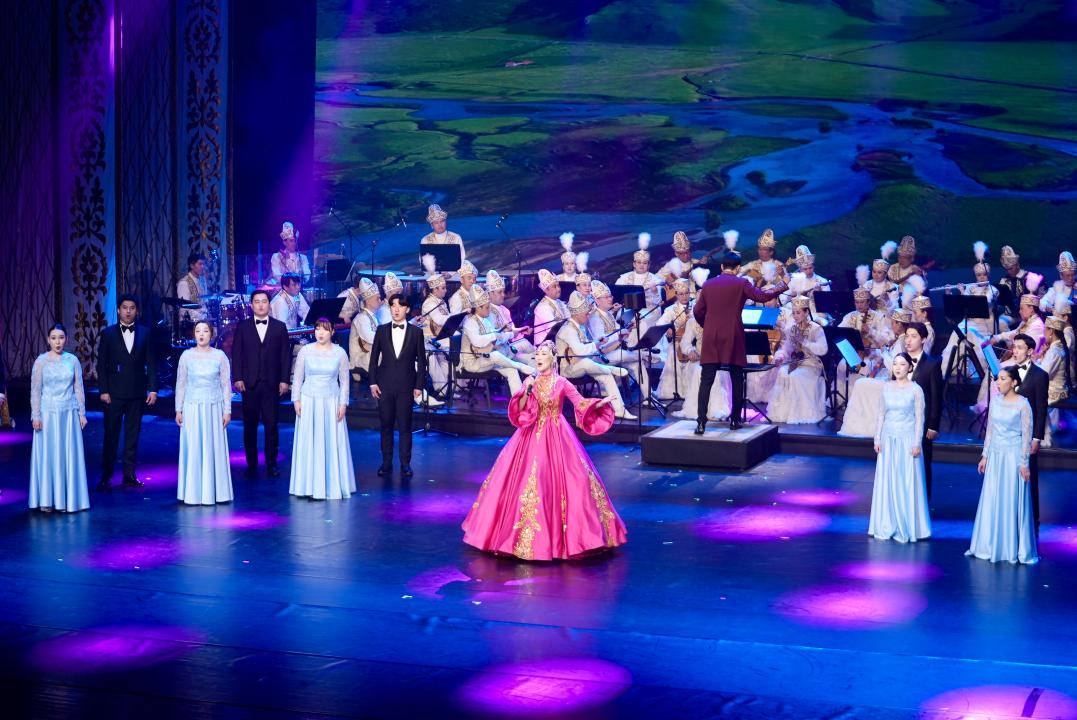 Около тысячи человек посетили торжественное открытие Перекрестного года культуры Казахстана и Китая в Пекине