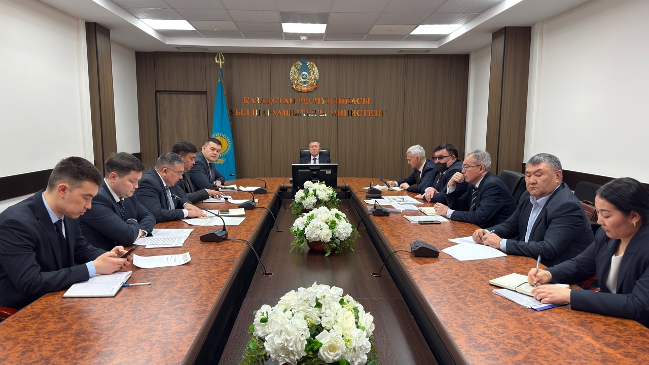 Шегіртке зиянкестерімен күресу және сыбайлас жемқорлыққа қарсы іс-қимыл шаралары талқыланды