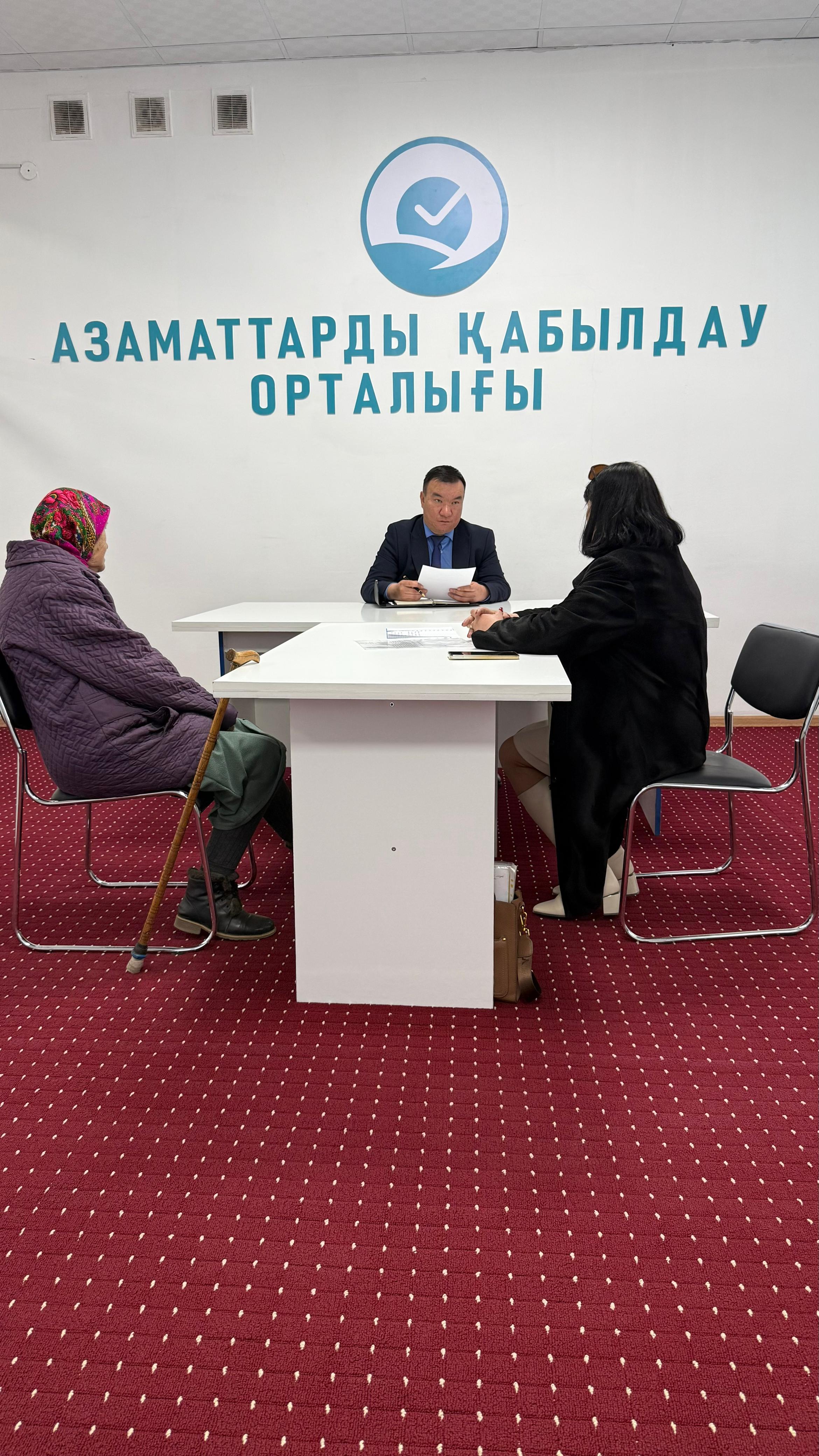 ҮШАРАЛ ҚАЛАЛЫҚ ОКРУГІ ӘКІМІНІҢ ҚАЛА ТҰРҒЫНДАРЫН ЖЕКЕ ҚАБЫЛДАУЫ