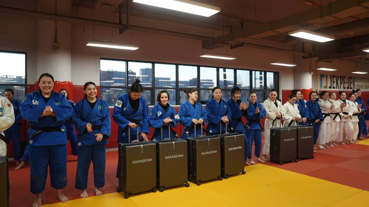 Қазақстан ұлттық құрамалары алғаш рет толық спорттық киім жиынтығымен қамтылып жатыр