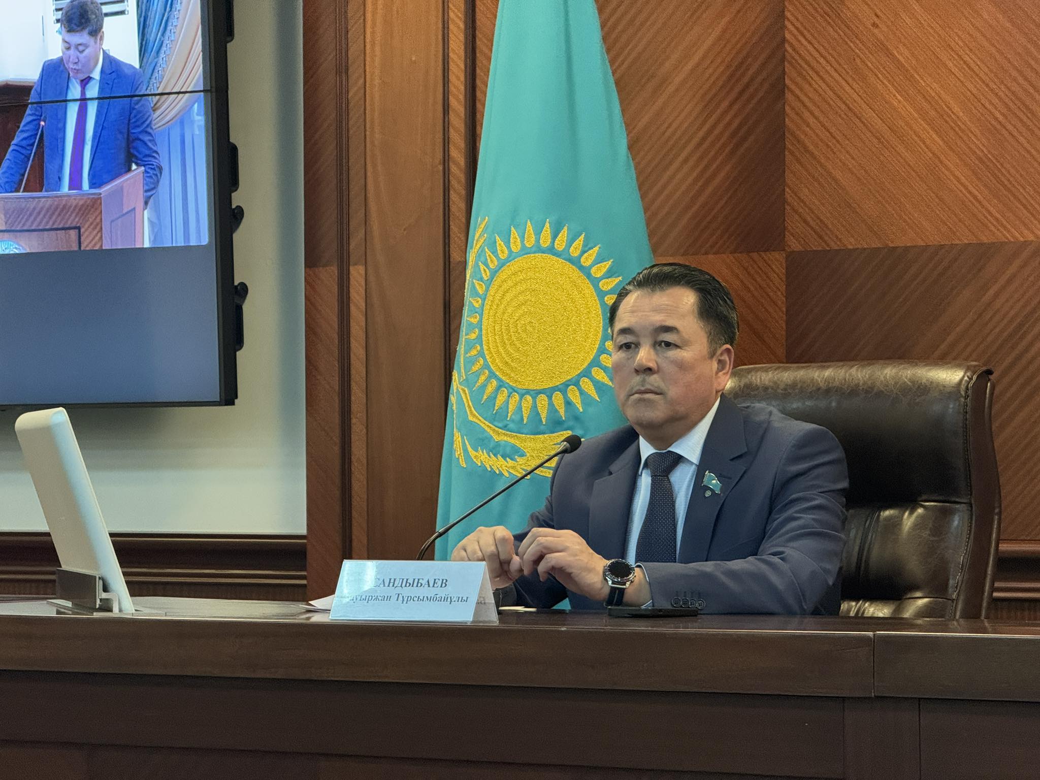 Облыстық мәслихаттың тұрақты комиссиясының отырысы өтті