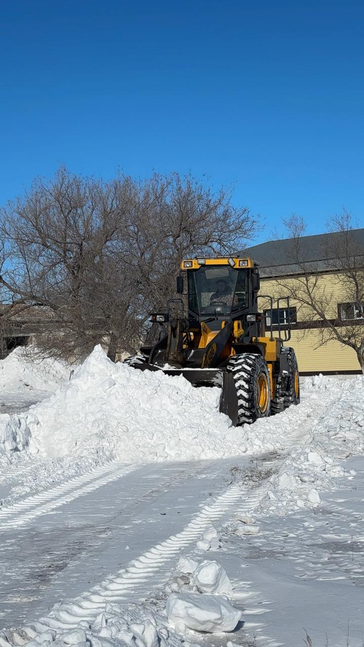 В сельском округе Акай продолжаются работы по расчистке снега