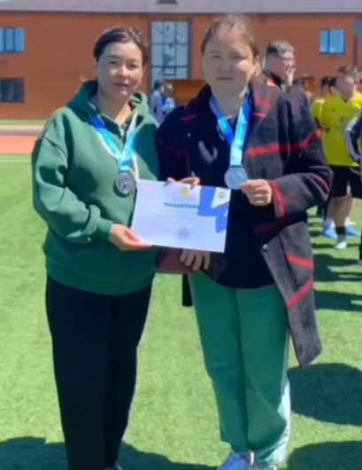 Мемлекеттік қызметшінің бір күні» тақырыбы аясында назарларыңызға Ойыл аудандық жер қатынастары бөлімінің жетекші маманы Бисенова Анаргүл Сағынтайқызының бейнеролигін ұсынамыз.