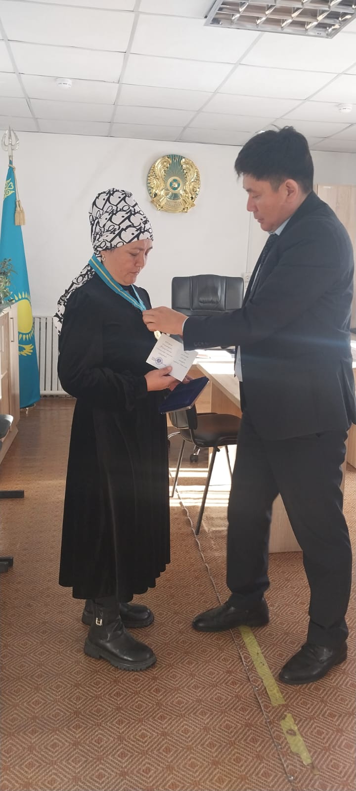 Жайнақ батыр округінде көпбалалы аналарға "Алтын алқа" және "Күміс алқа" медалі табысталды