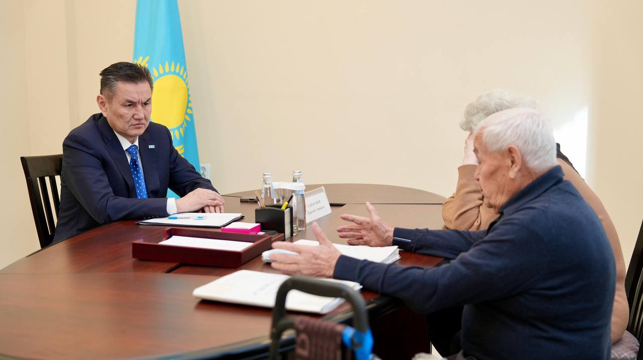 Аким ВКО на личном приеме  рассмотрел обращения граждан