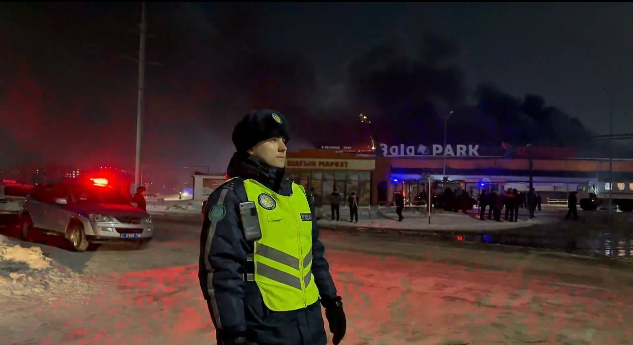 Ойын-сауық орталығындағы өрт: Абай облысында 80-ге жуық полиция қызметкері қоғамдық тәртіп шебінде