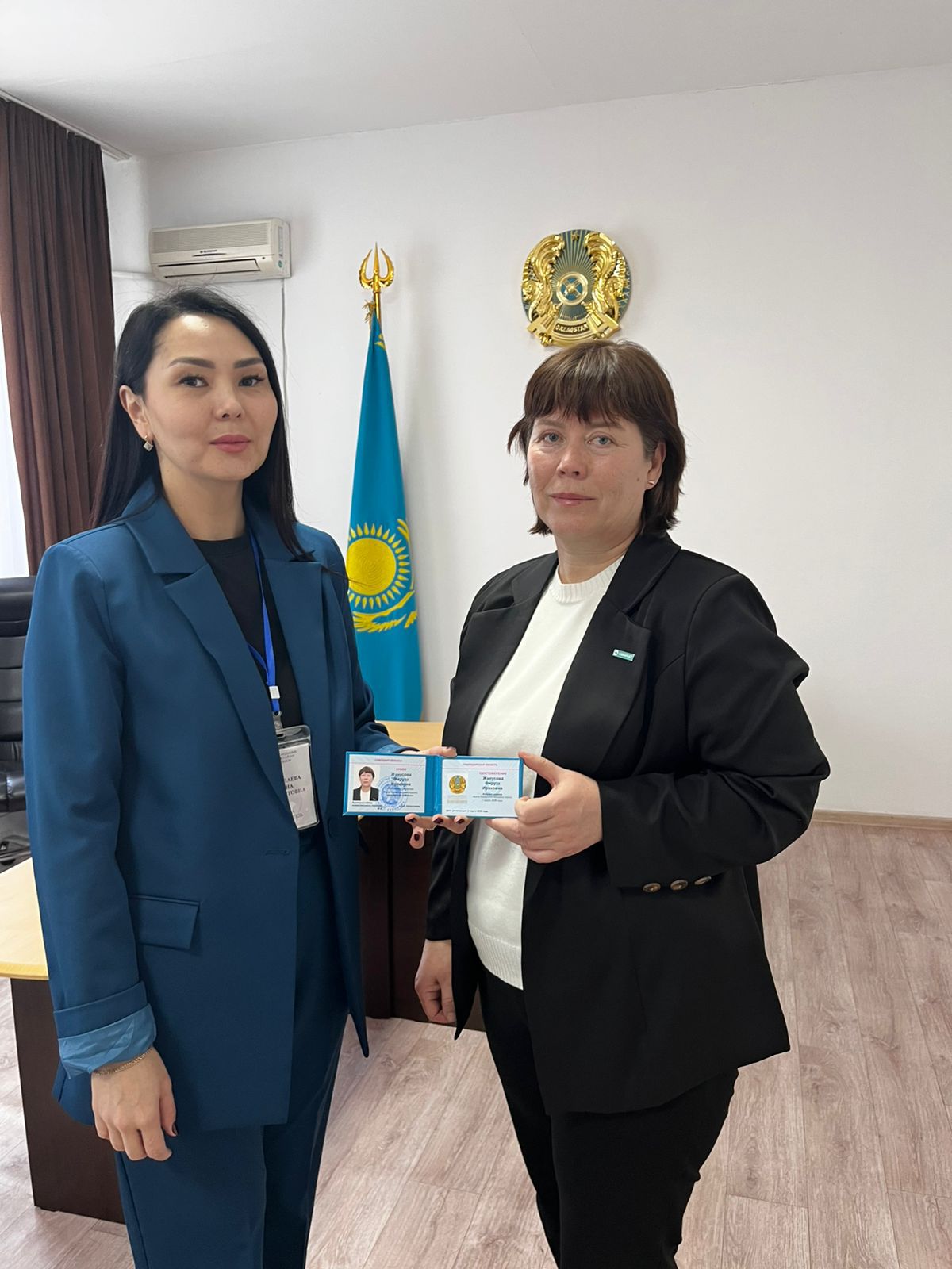 ТИК Щербактинского района вручила удостоверение избранному акиму