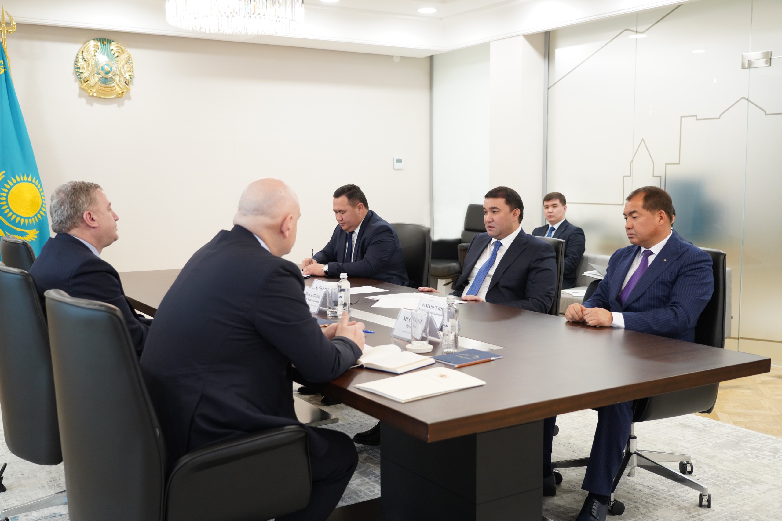 НҰРАЛХАН КӨШЕРОВ ГРУЗИЯ ЕЛШІСІМЕН КЕЗДЕСТІ